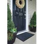 Незаменимый атрибут входной двери - придверный коврик, который защищает дом от уличной пыли и грязи. Незаменимый атрибут входной двери - придверный коврик, который защищает дом от уличной пыли и грязи.